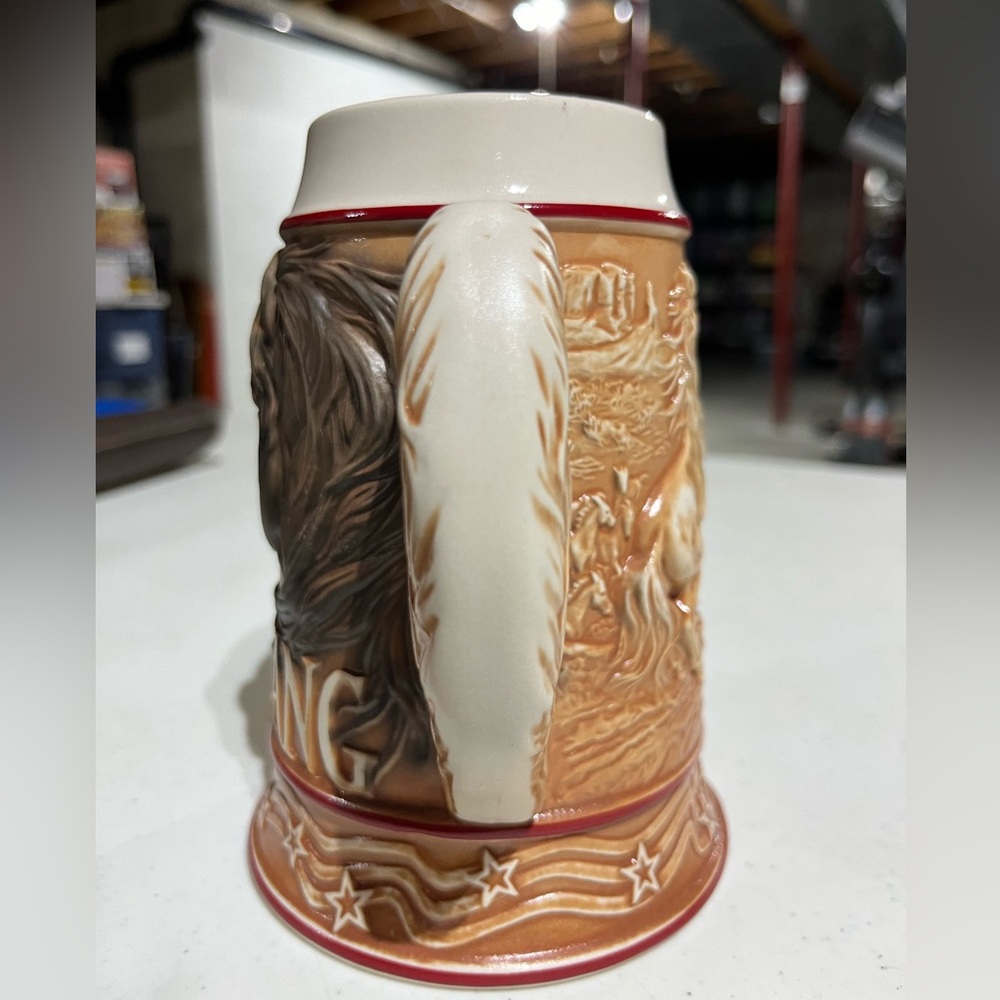 MUSTANG MUG 2001 - Picture 5 of 6